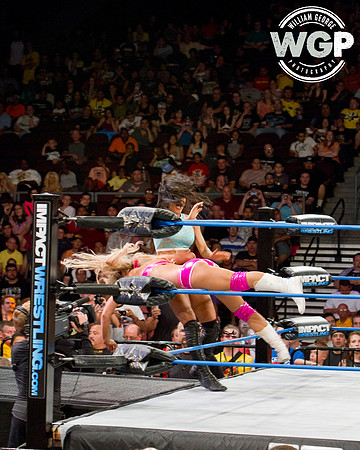 Flying Shoulder