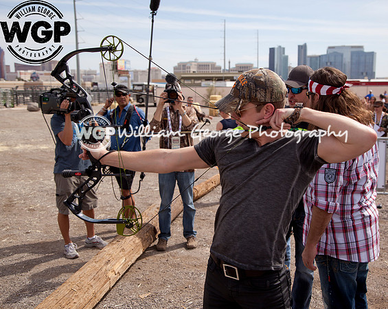 Luke Bryan - Archery Challenge