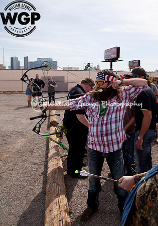 Duck Dynasty - Archery Challenge